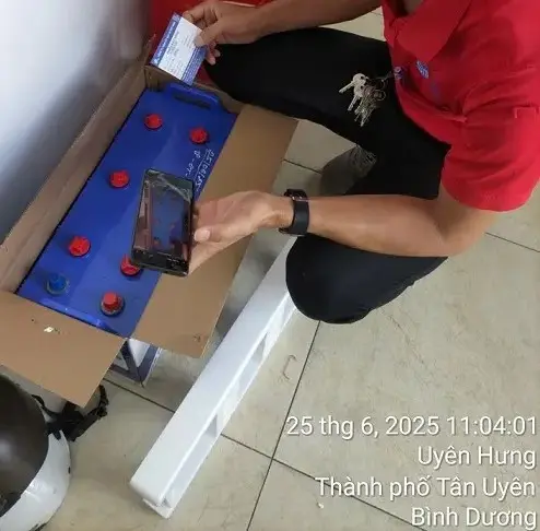 giao bình ắc quy tận nơi cho khách hàng